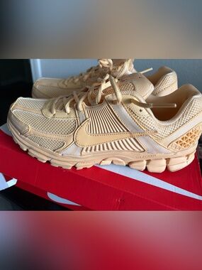 Nike Zoom Vomero 5 "Celestial Gold" (Style Code: HF5493-200)